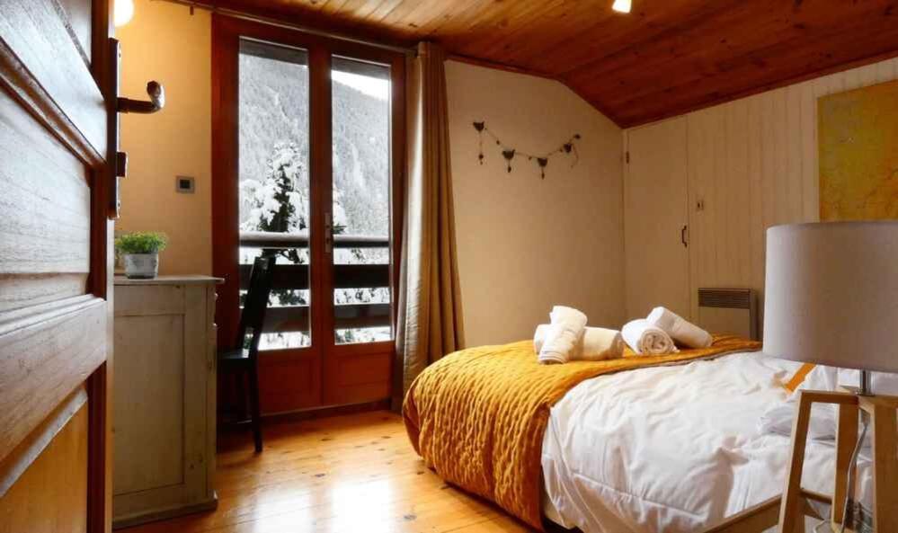 Falcon With Hot Tub - In A Great Location! Chalé Chamonix