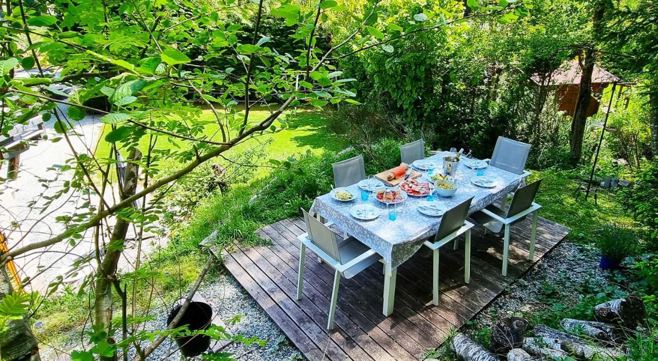Chalé Falcon With Hot Tub - In A Great Location!